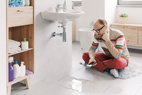 Home emergency situation being resolved with Smart Cover’s 24/7 service